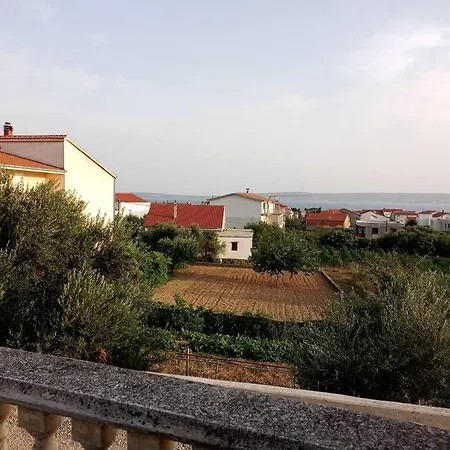 Obiteljski Stan Kastel Luksic Apartment Kastela